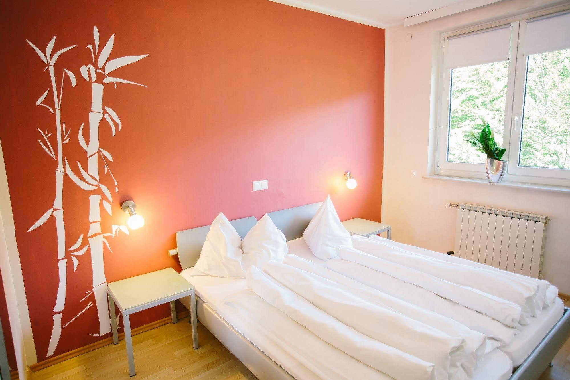 Ferienhotel Woerthersee เพิร์ทชาค อัม เวิร์ทเทอร์ซี ภายนอก รูปภาพ