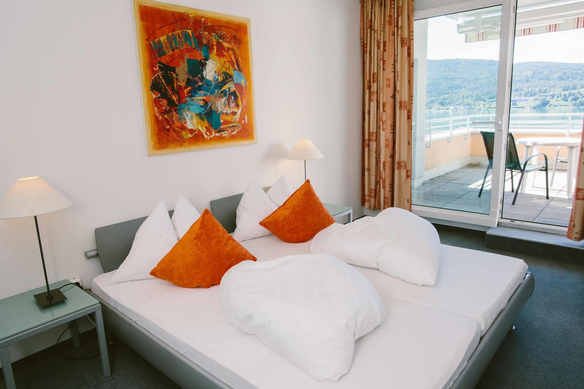 Ferienhotel Woerthersee เพิร์ทชาค อัม เวิร์ทเทอร์ซี ภายนอก รูปภาพ