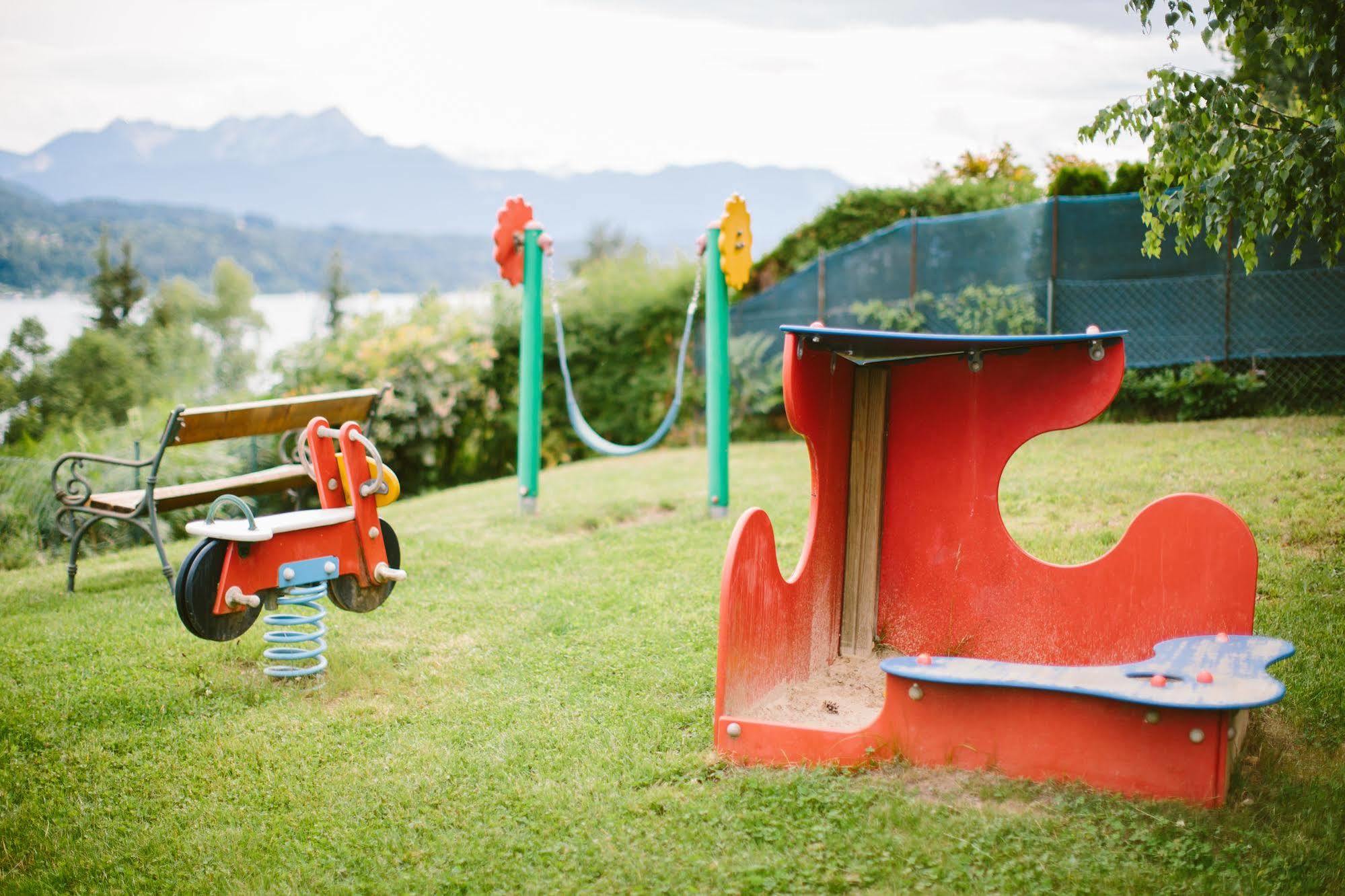 Ferienhotel Woerthersee เพิร์ทชาค อัม เวิร์ทเทอร์ซี ภายนอก รูปภาพ
