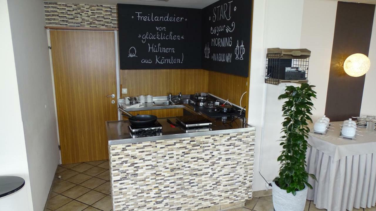 Ferienhotel Woerthersee เพิร์ทชาค อัม เวิร์ทเทอร์ซี ภายนอก รูปภาพ