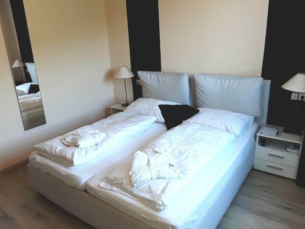 Ferienhotel Woerthersee เพิร์ทชาค อัม เวิร์ทเทอร์ซี ภายนอก รูปภาพ